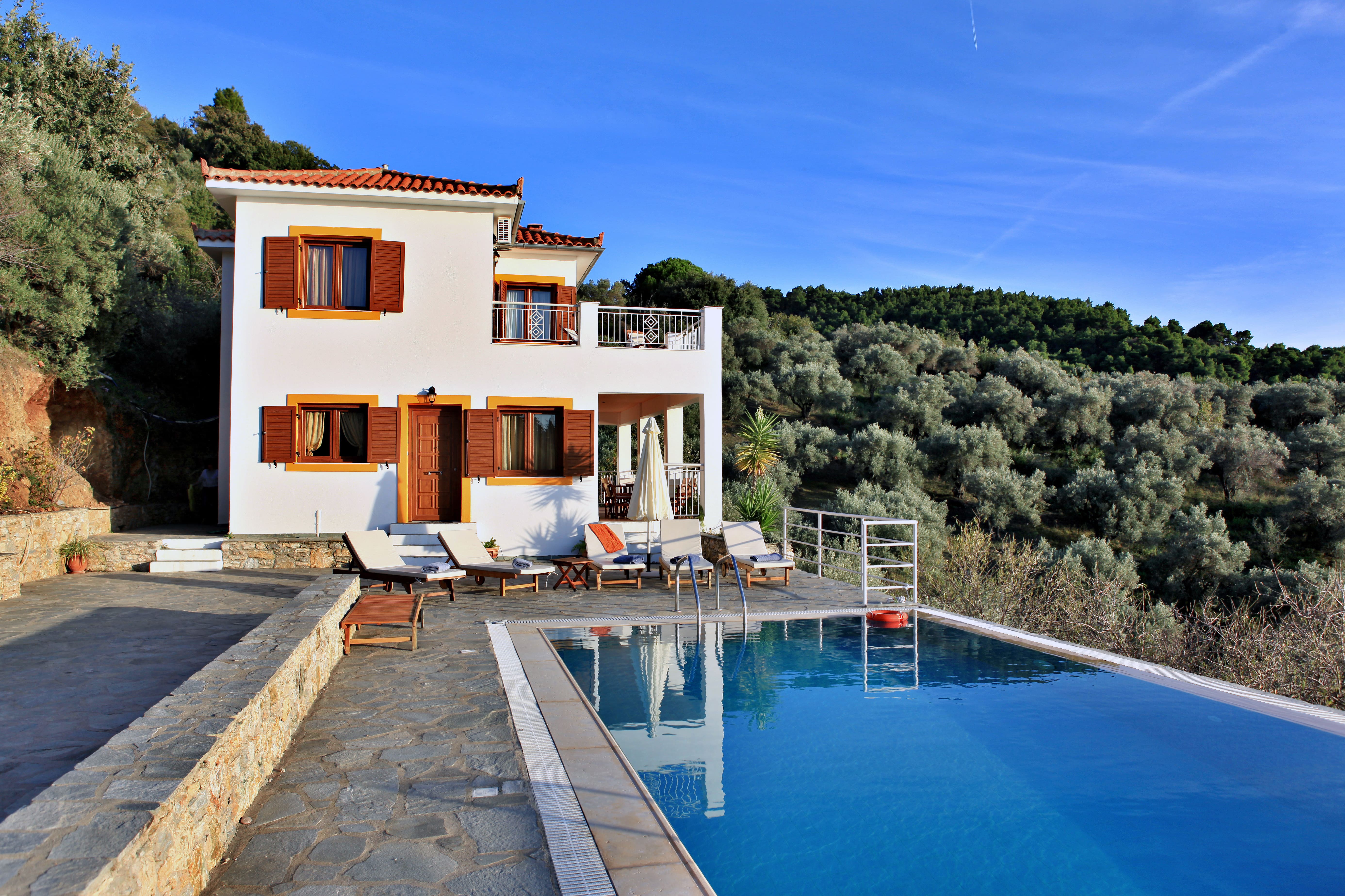 Private infinity-style pool at Villa Malena