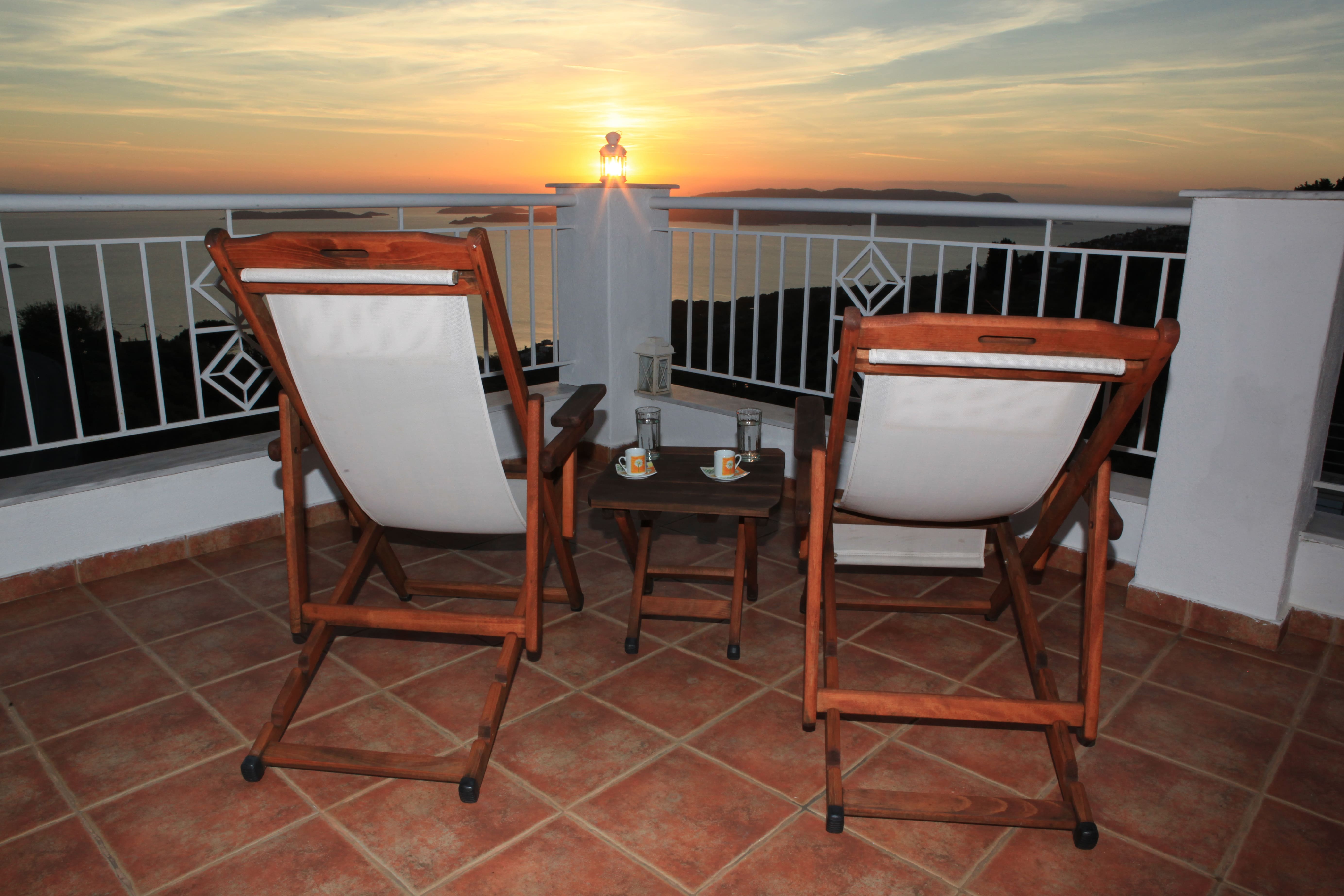 Covered terrace and dining area at Villa Malena